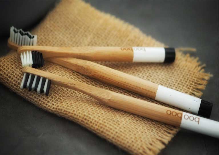 Bambu Diş Fırçaları Neden Sentetik Kıldan Üretiliyor